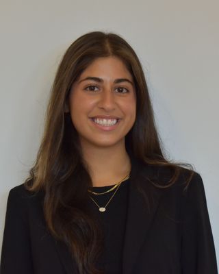 Photo of Henna Samtani, Pre-Licensed Professional