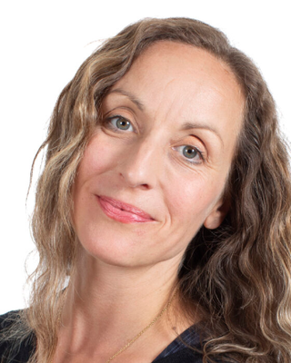 Photo of Elizabeth Witzke, Registered Psychotherapist (Qualifying), RPQ, BA, LLB, CSAT