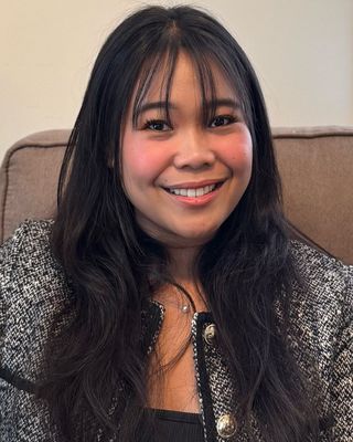 Photo of Marianne (Mayu) Bonnit, Registered Psychotherapist (Qualifying), BA, MACP(C)