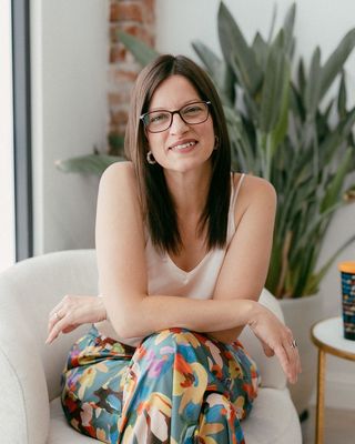 Photo of Helmine Friesen de Bigler, Marriage & Family Therapist, LMFT