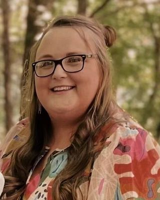 Photo of Holly Holmes, Licensed Master Social Worker, LMSW