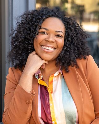Photo of Amber M Williams, Pre-Licensed Professional