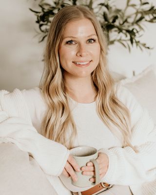 Photo of Emily Landon, Registered Psychotherapist (Qualifying), BSc, MA