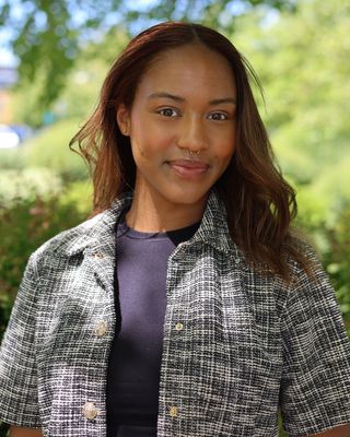 Photo of Sy'naeh Shell, Pre-Licensed Professional