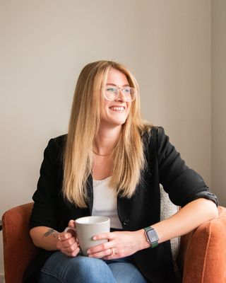 Photo of (Ali) Alexandra Brabazon, Registered Psychotherapist, RP, MACP