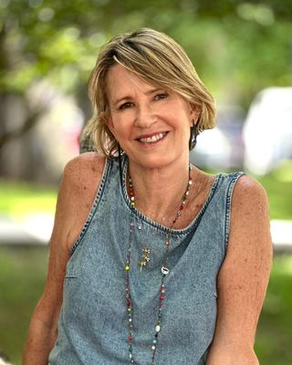 Photo of Cindy Fabico, Counselor, MA, NCC, LMHC, LMFT, Life