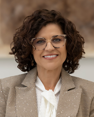 Photo of Gabrielle Annett, Licensed Professional Clinical Counselor, LPCC