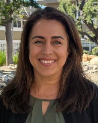 Photo of Nicole Vazirian, Marriage & Family Therapist Associate, AMFT