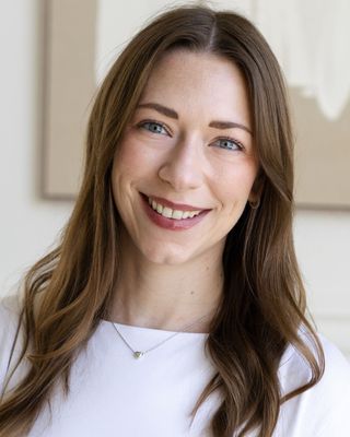 Photo of Alysha Bond, Registered Psychotherapist (Qualifying)