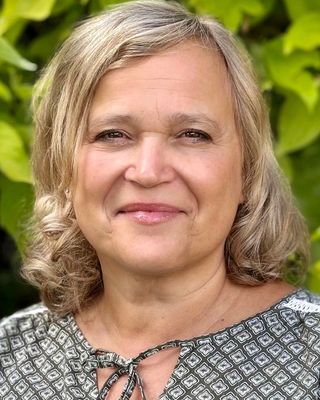 Photo of Shelley Fingret, Counsellor, MBACP Accred