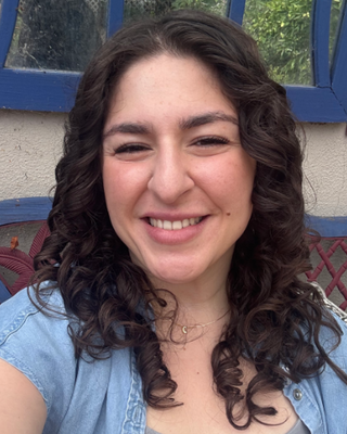 Photo of Nikky Eminzade, Marriage & Family Therapist, LMFT
