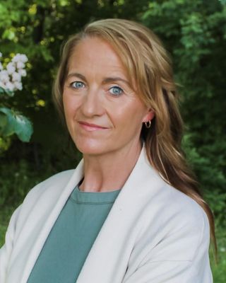 Photo of Nicole Guillemette-Hayes, Registered Social Worker, MSW, RSW