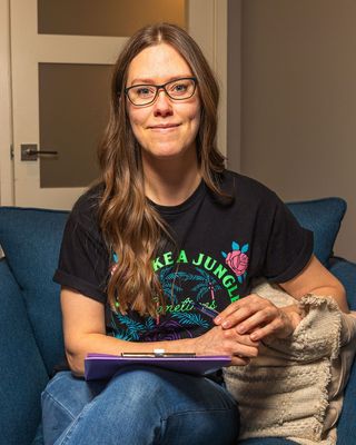 Photo of Liz Williams, Registered Psychotherapist, MACP, RP