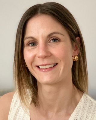 Photo of Lorna Hunter, Psychotherapist, MSc, MUKCP