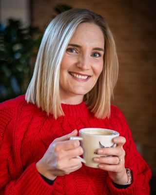 Photo of Dr Phoebe Simmons, Psychologist, CPsychol