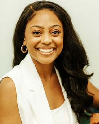 Photo of Ronelle Hoff, Lic Clinical Mental Health Counselor Associate, M.Ed, LCMHCA, LCASA