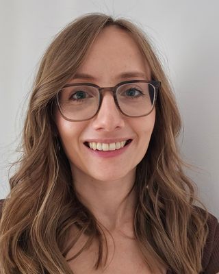 Photo of Dr Natalie Halls, Psychologist, PsychD, HCPC - Clin. Psych.