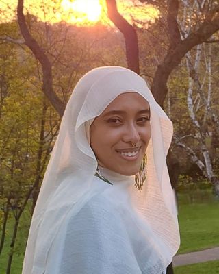 Photo of Maryam Mohamed, Registered Psychotherapist