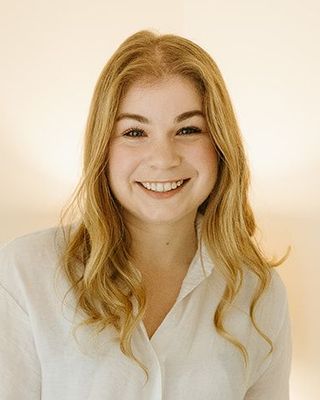 Photo of Courtney Edwards, Registered Provisional Psychologist, MC