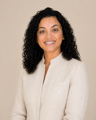 Photo of Nisreen Halai, Registered Psychotherapist (Qualifying), CCC, MA, BBA