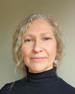 Photo of Rosalind Pilcher, Psychotherapist, MSc, UKCP Trainee