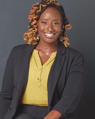 Photo of LaShonda Linnen, Clinical Social Work/Therapist, LISW-CP