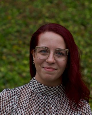 Photo of Dr Emma Petrova, Psychologist, DCounsPsych, HCPC - Couns. Psych.