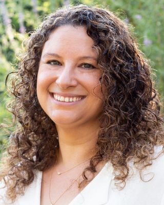 Photo of Limor Raviv, Pre-Licensed Professional, MA, LMHCA