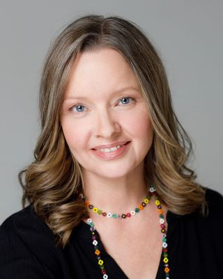 Photo of Tara Luhtanen, Registered Social Worker in Calgary, AB