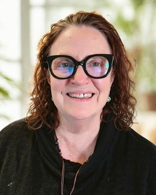 Photo of Catherine Schieve, Counsellor, PhD, ACA-L1