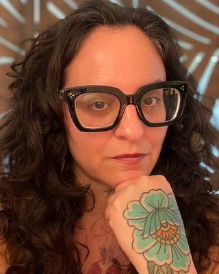 Photo of Wendy Ortiz, Marriage & Family Therapist, MA, MFA, MFT
