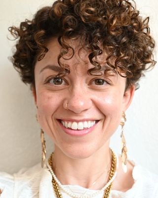 Photo of Heidi Burgess, Pre-Licensed Professional