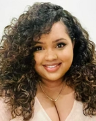 Photo of Angela Mohamed, Licensed Master Social Worker, LCSW