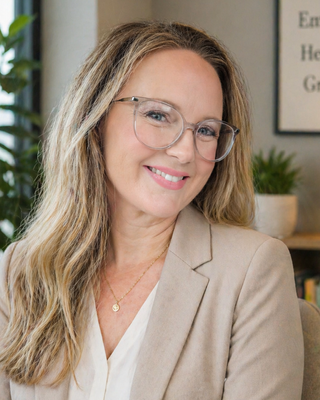 Photo of Johanna Khanishian, Marriage & Family Therapist Associate, MA, AMFT