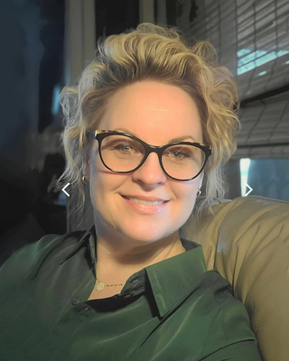 Photo of Shannon Lowell, Marriage & Family Therapist, LMFT