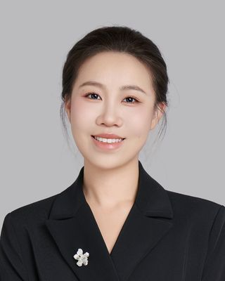 Photo of Julia Liu, Counsellor, MSc, GMBPsS
