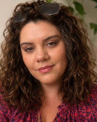 Photo of Zoe Oconnor, Psychotherapist, PTUK