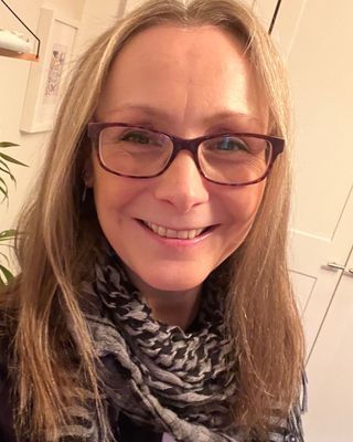 Photo of Rachel Davies, Psychotherapist, MBACP Accred