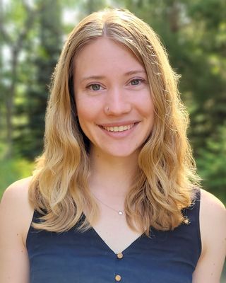 Photo of Carly Lo, Pre-Licensed Professional, MA