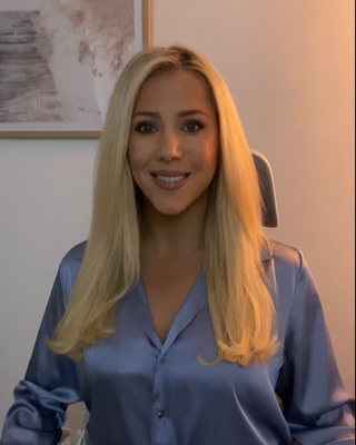 Photo of Caroline Hazzard, Psychotherapist, MSc, MBABCP