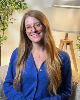 Photo of Sarah Joan Carr - Sarah Joan Carr, EMDR Trauma Therapist, Social Worker Associate, EMDR, MSW, LSWAIC