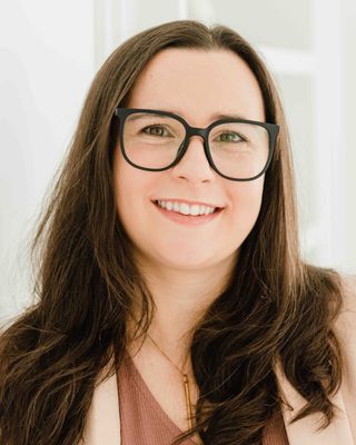 Photo of Alix Nenniger, Registered Social Worker, MSW