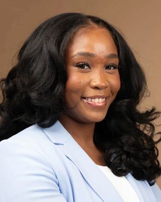 Photo of Davonda Holloway, LCSW Associate, MSW, LCSW-A