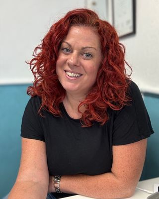 Photo of Vicki Bowker, Counsellor, MNCPS Acc.