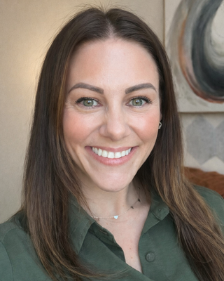 Photo of Nikki Napolitano, Marriage & Family Therapist, MS, MA, LMFT