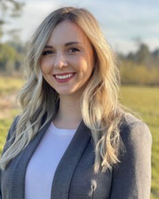 Photo of Miranda Lyon