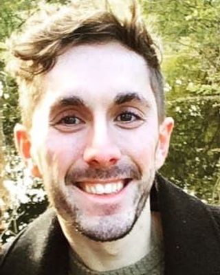 Photo of Jonny Edge, Psychotherapist, MSc, MBACP
