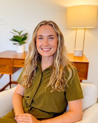 Photo of Carly Shadron, Marriage & Family Therapist Associate, MA, AMFT