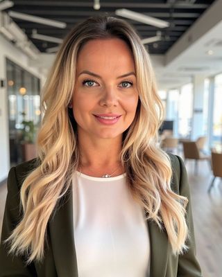 Photo of Marta Melinda Pap, Registered Psychotherapist (Qualifying), MEd, BComm, NLP