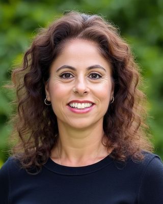 Photo of Elham Shoa, Clinical Social Work/Therapist, LCSW